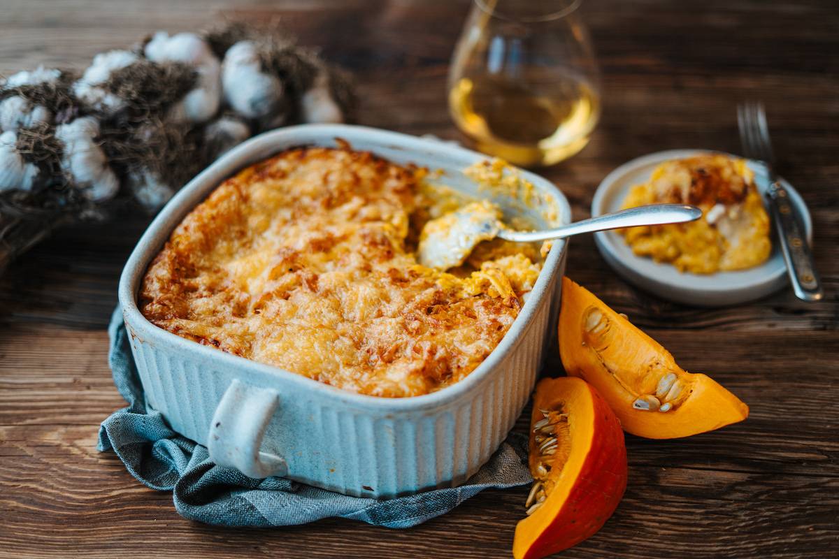 WÜRZIGE KÜRBIS LASAGNE MIT BERGKÄSE - Tici Kaspar